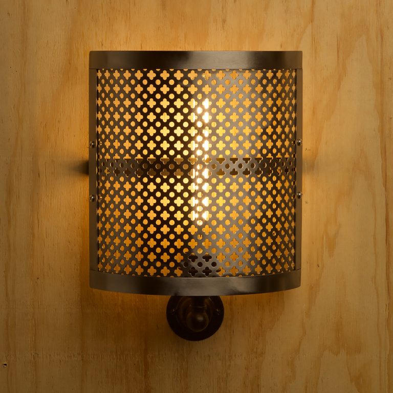 Club&round steel mesh curved wall guard shade