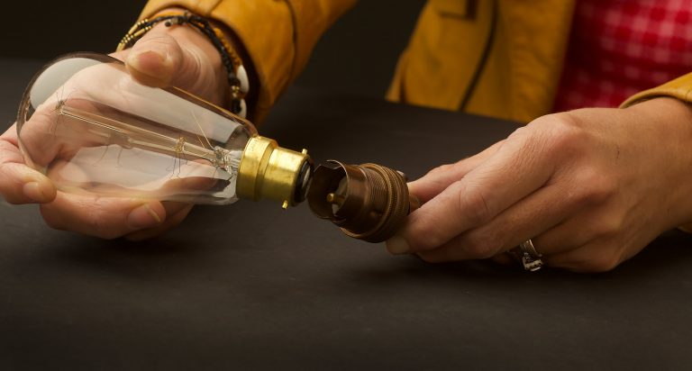B22 lamp holders