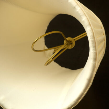 Torpedo bulb clip